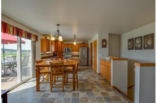 8963 Sunstone Ln, Middleton, WI 53562