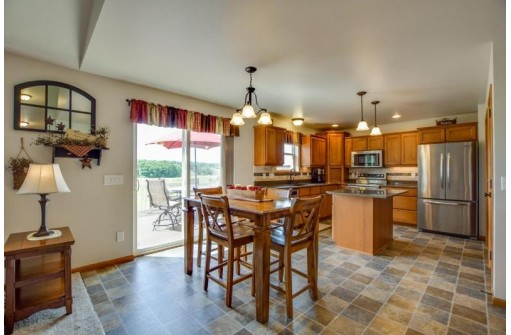 8963 Sunstone Ln, Middleton, WI 53562