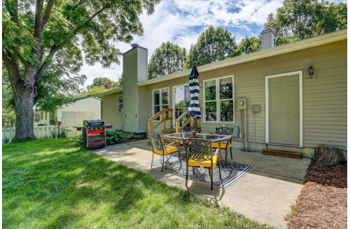 1513 Droster Rd, Madison, WI 53716