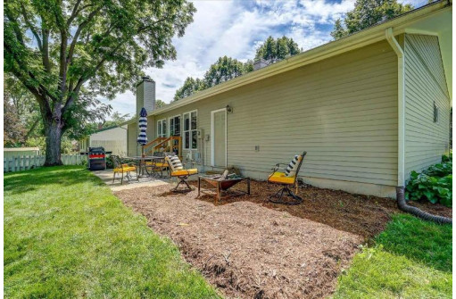 1513 Droster Rd, Madison, WI 53716