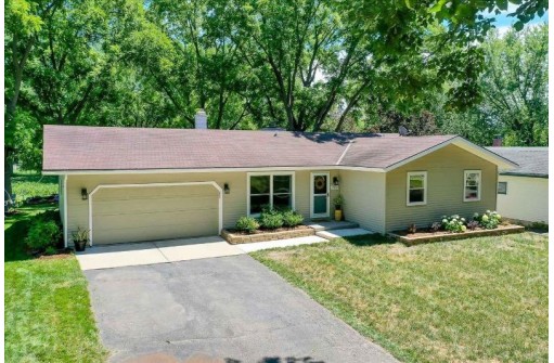 1513 Droster Rd, Madison, WI 53716