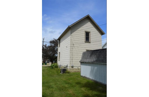 235 Taylor St, Waupun, WI 53963