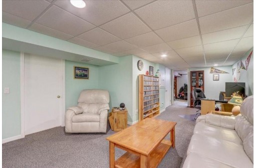 4602 Cody Ln, Madison, WI 53704