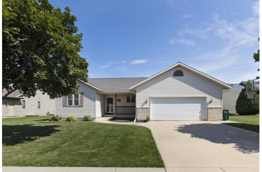 1510 Montclair Pl, Fort Atkinson, WI 53538