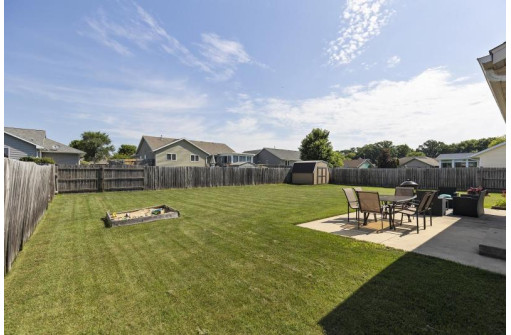 1510 Montclair Pl, Fort Atkinson, WI 53538