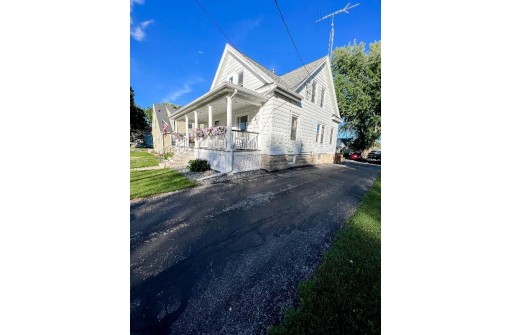 515 S Main St, Columbus, WI 53925