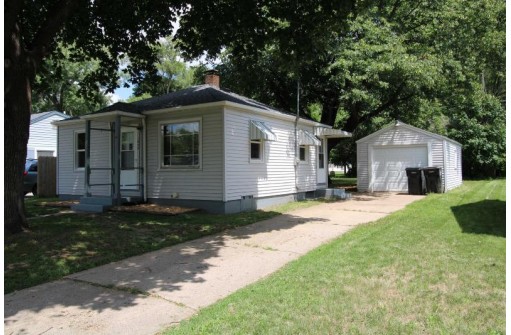 1839 Spruce St, Beloit, WI 53511