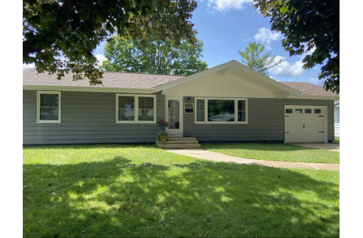 2622 14th St, Monroe, WI 53566-3110