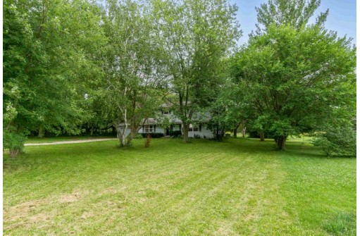 3389 Sandy Lee Ln, Madison, WI 53718