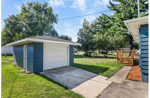 612 Johnson St, Stoughton, WI 53589