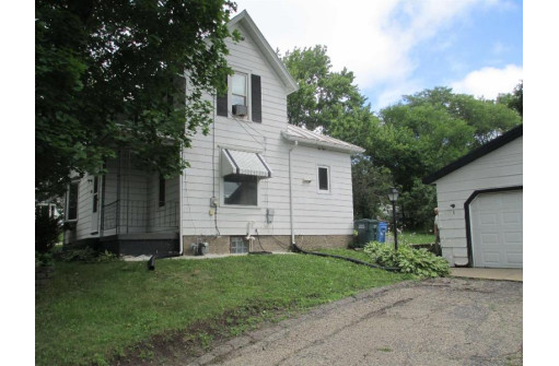 1318 Elizabeth St, Baraboo, WI 53913