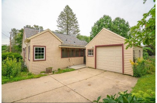 552 Toepfer Ave, Madison, WI 53711