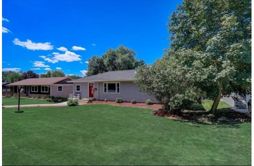 5509 Schluter Rd, Monona, WI 53716