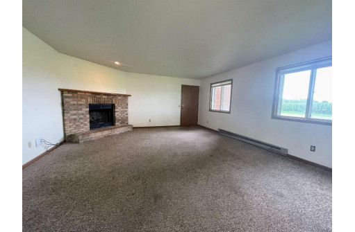 931 E Holum St, DeForest, WI 53532