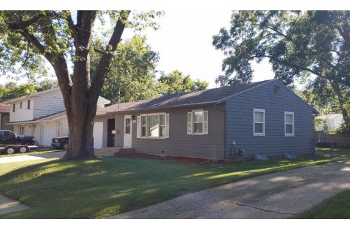 1518 Garfield Ave, Beloit, WI 53511-3329