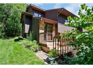 39 Hickory Hollow Dr Madison, WI 53711