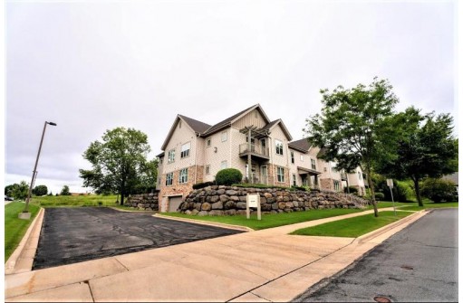 533 Commerce Dr 104, Madison, WI 53719