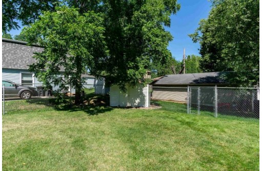 317 Green Hill Dr, Milton, WI 53563