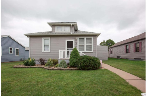 718 S Main St, Cuba City, WI 53807