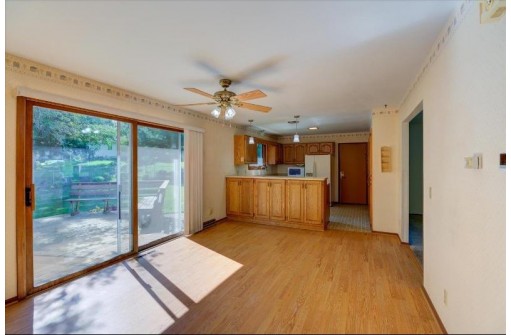 2505 Sara Rd, Madison, WI 53711