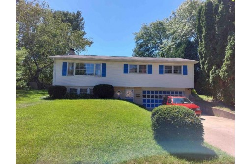 5721 Piping Rock Rd, Madison, WI 53711-3418