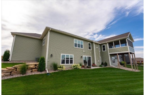 1520 N Thompson Rd, Sun Prairie, WI 53590