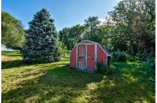 2937 Mcconnell Rd, Stoughton, WI 53589