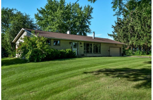 2937 Mcconnell Rd, Stoughton, WI 53589