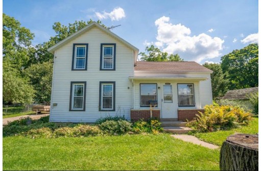 707 S Main St, Edgerton, WI 53534