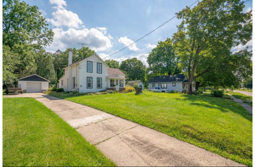 707 S Main St, Edgerton, WI 53534