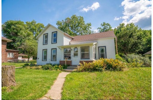 707 S Main St, Edgerton, WI 53534