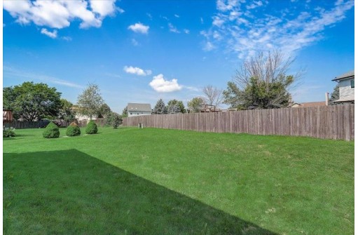 622 Constitution Ln, DeForest, WI 53532