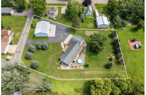 350 4th St, La Valle, WI 53941