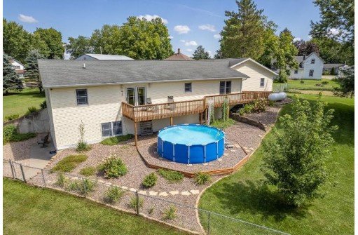 350 4th St, La Valle, WI 53941