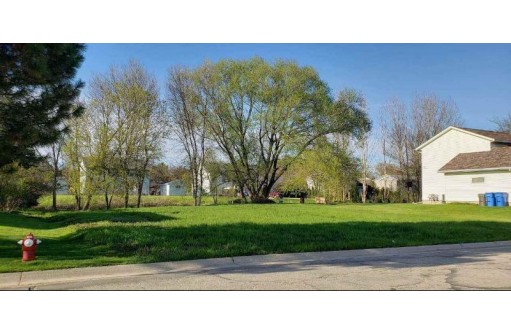 1048 Meadow St, Watertown, WI 53094