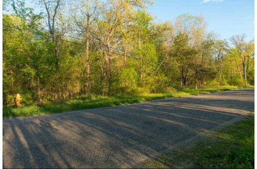 L1 S River Rd, Janesville, WI 53546