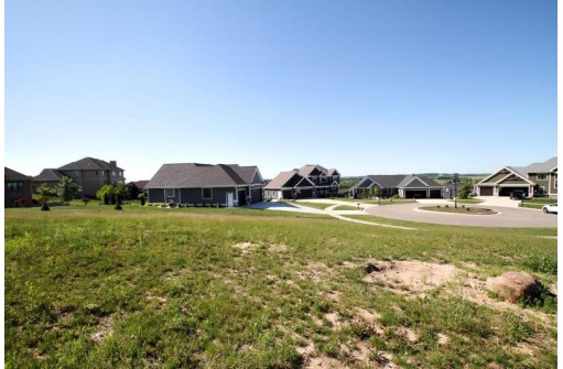 112 Camelot Cir, Oregon, WI 53575