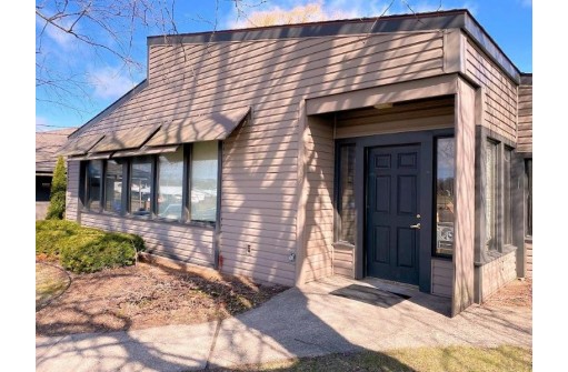 1209 8th St, Baraboo, WI 53913