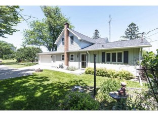 12 Edgerton Rd Edgerton, WI 53534