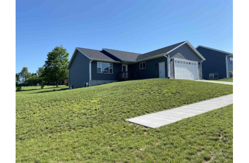 232 Dessa Rain Dr, Reedsburg, WI 53959