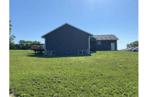 232 Dessa Rain Dr, Reedsburg, WI 53959