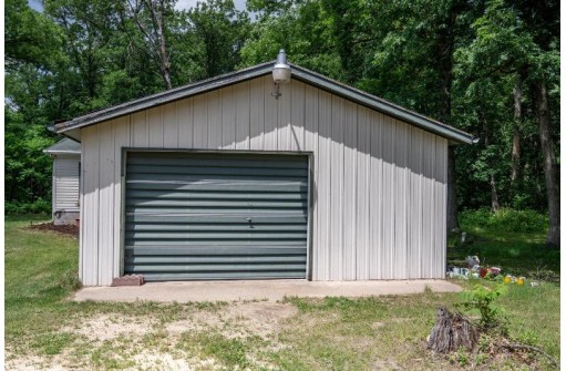 W6222 Meredith Rd, New Lisbon, WI 53950