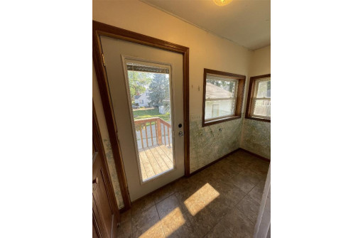 511 E Oak St, Juneau, WI 53039