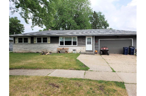 2123 Polk St, Janesville, WI 53546