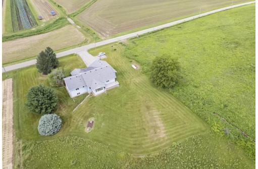 10241 Fesenfeld Rd, Black Earth, WI 53515