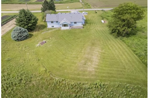 10241 Fesenfeld Rd, Black Earth, WI 53515