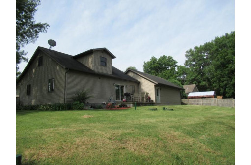 3213 E Dix Dr, Milton, WI 53563-9245