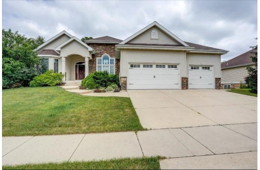 1720 Alysen Ln, Waunakee, WI 53597