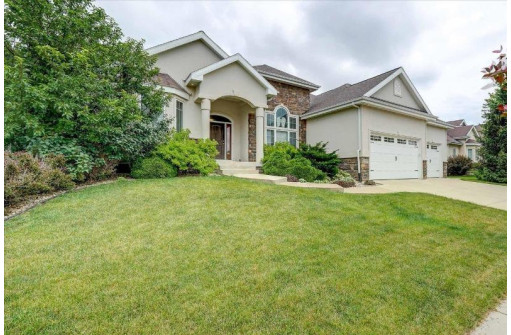 1720 Alysen Ln, Waunakee, WI 53597