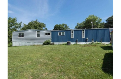 121 East St, Potosi, WI 53820-9609